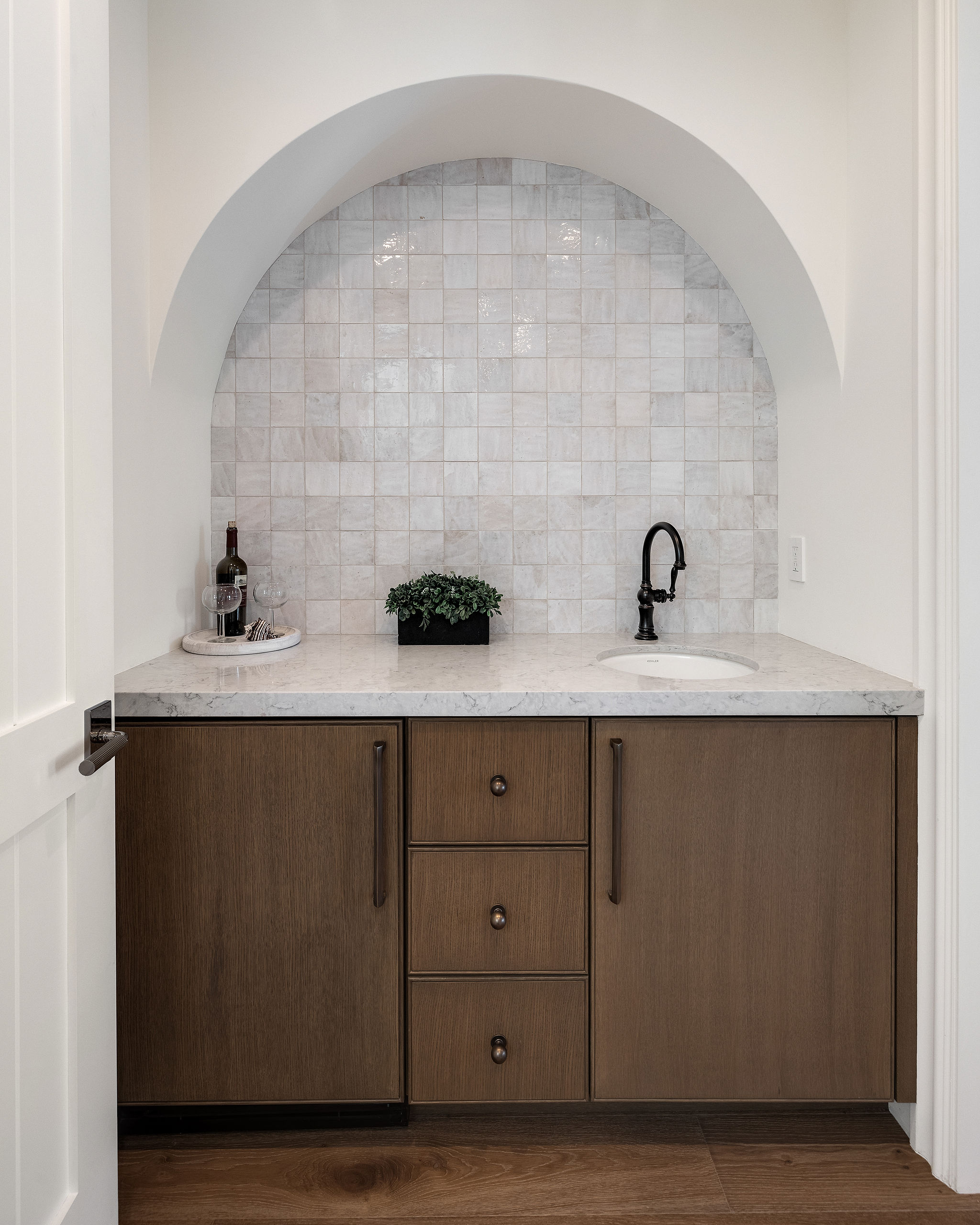 107 Manhattan Ave — interior and exterior detail