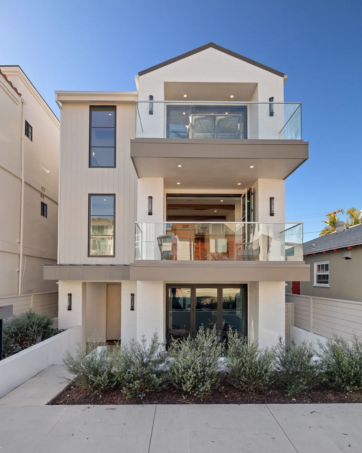 Custom new construction — 107 Manhattan Ave, Hermosa Beach
