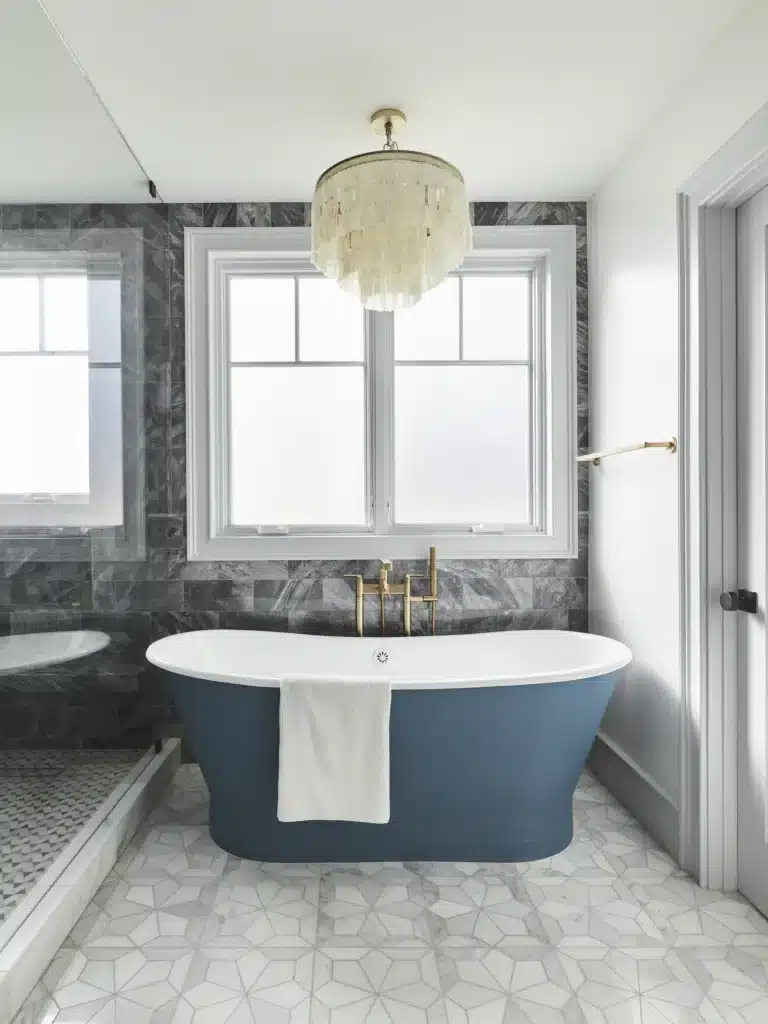 Interior and exterior detail of 150 31st St