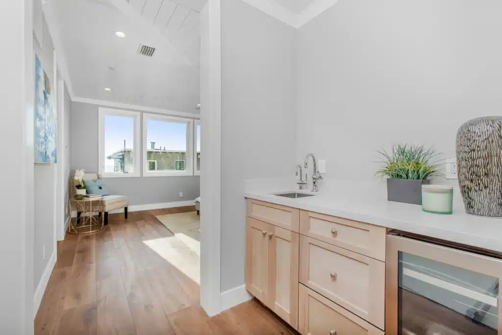 Interior and exterior detail of 222 27th St
